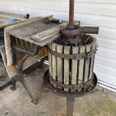 Estate sale photo
