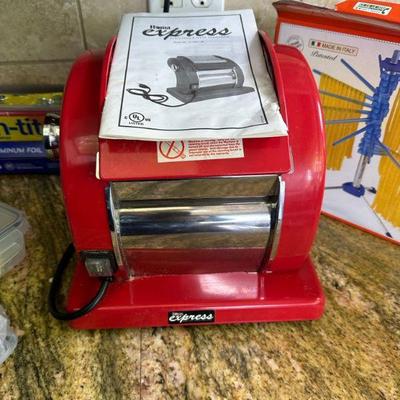 Pro motorized pasta machine