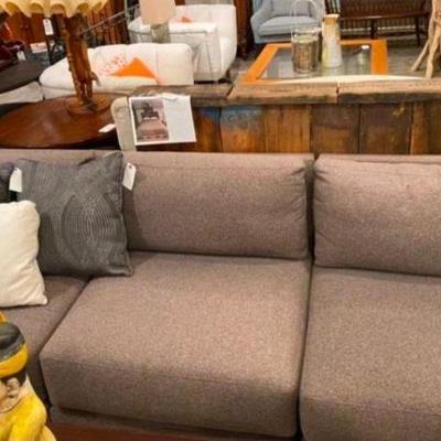 Lot 2100