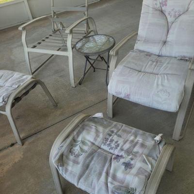 Lanai furniture, one chair does not have cushions