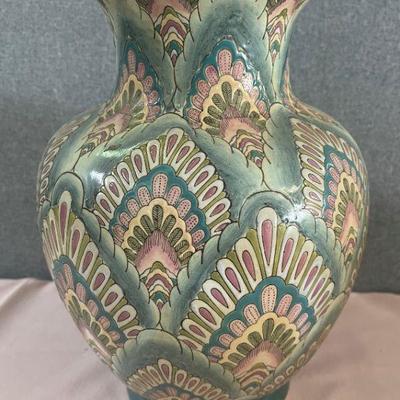 vintage Chinese Macau vase