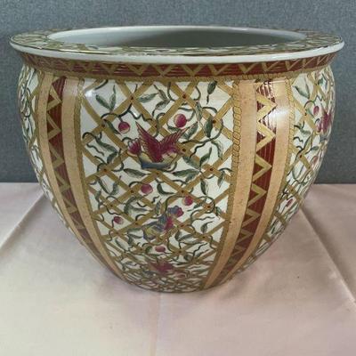 Chinese porcelain vase/planter