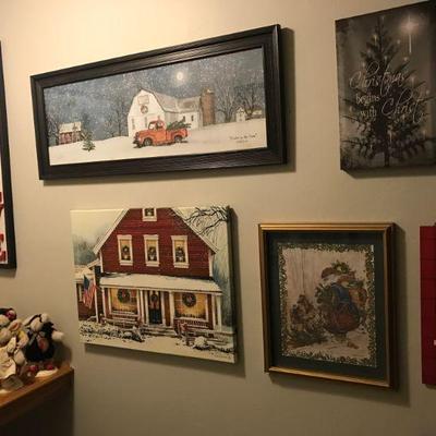 So much Christmas wall decor!