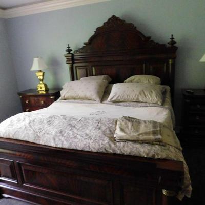 HENREDON KING SIZE BED