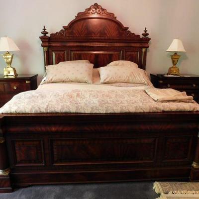 HENREDON KING SIZE BED