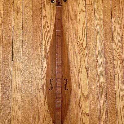 Hand crafted dulcimer