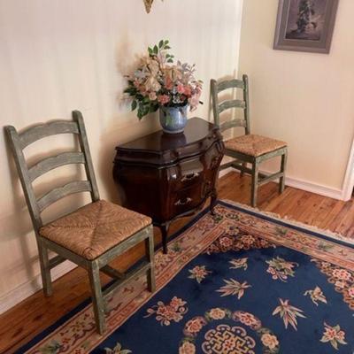 Mahogany Bombay Chest, Rugs To Choose From