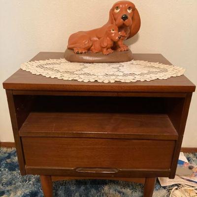 MC side table
