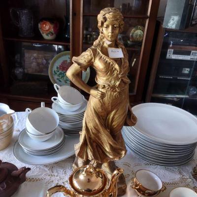 Noritake dish set