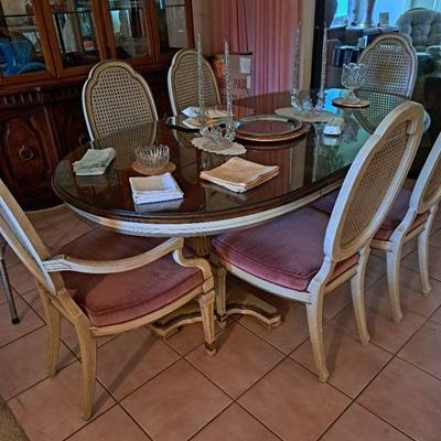 Heritage Dining Set