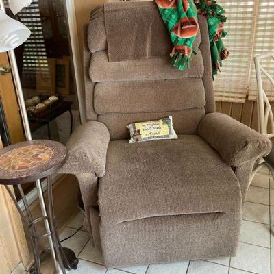 Power lift chair