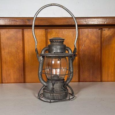 DIETS VESTA RAILROAD LANTERN | â€œNew York Dietz Vesta USA C&B LRRâ€ â€œS-5-40â€. Syracuse May 1940. With Dietz clear globe. - h....