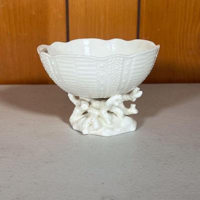 BELLEEK ENCHINOS BLACK MARK BOWL | Belleek Echinos Coral Footed Bowl with 1st Mark Black. - h. 3 x dia. 4.25 in 