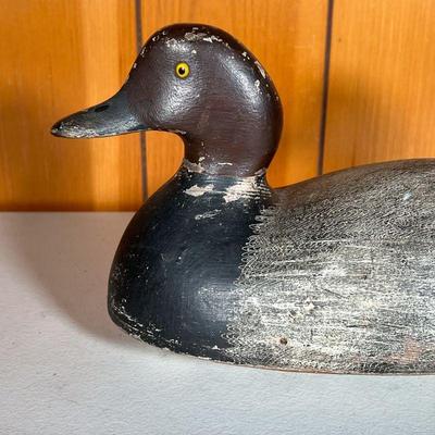 REDHEAD DRAKE DECOY | Great Vintage Gunning Redhead Drake with excellent original comb feather painting and wonderful form. Excellent...