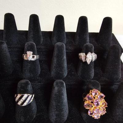 https://www.auctionninja.com/stress-free-estate-services-llc/sales/details/giant-nh-coast-estate-gold-silver-and-costume-jewelry-auction-...