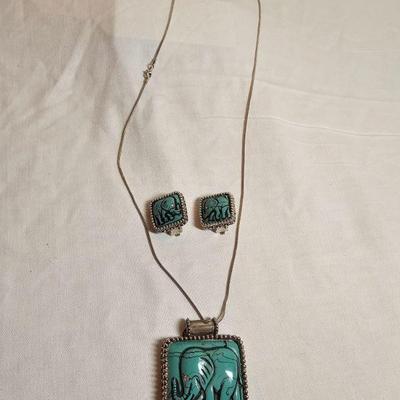 https://www.auctionninja.com/stress-free-estate-services-llc/sales/details/giant-nh-coast-estate-gold-silver-and-costume-jewelry-auction-...