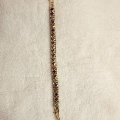 https://www.auctionninja.com/stress-free-estate-services-llc/sales/details/giant-nh-coast-estate-gold-silver-and-costume-jewelry-auction-...