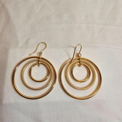 https://www.auctionninja.com/stress-free-estate-services-llc/sales/details/giant-nh-coast-estate-gold-silver-and-costume-jewelry-auction-...