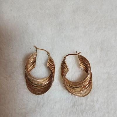 https://www.auctionninja.com/stress-free-estate-services-llc/sales/details/giant-nh-coast-estate-gold-silver-and-costume-jewelry-auction-...
