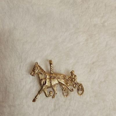 https://www.auctionninja.com/stress-free-estate-services-llc/sales/details/giant-nh-coast-estate-gold-silver-and-costume-jewelry-auction-...