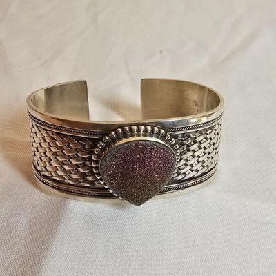 https://www.auctionninja.com/stress-free-estate-services-llc/sales/details/giant-nh-coast-estate-gold-silver-and-costume-jewelry-auction-...