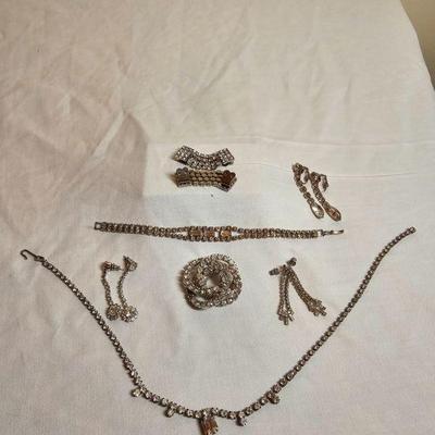 https://www.auctionninja.com/stress-free-estate-services-llc/sales/details/giant-nh-coast-estate-gold-silver-and-costume-jewelry-auction-...