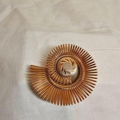 https://www.auctionninja.com/stress-free-estate-services-llc/sales/details/giant-nh-coast-estate-gold-silver-and-costume-jewelry-auction-...
