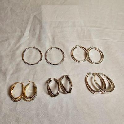 https://www.auctionninja.com/stress-free-estate-services-llc/sales/details/giant-nh-coast-estate-gold-silver-and-costume-jewelry-auction-...