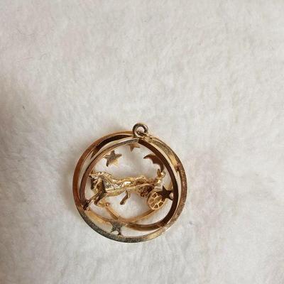 https://www.auctionninja.com/stress-free-estate-services-llc/sales/details/giant-nh-coast-estate-gold-silver-and-costume-jewelry-auction-...