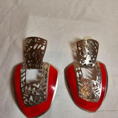 https://www.auctionninja.com/stress-free-estate-services-llc/sales/details/giant-nh-coast-estate-gold-silver-and-costume-jewelry-auction-...