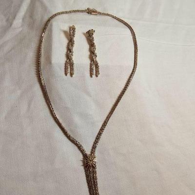 https://www.auctionninja.com/stress-free-estate-services-llc/sales/details/giant-nh-coast-estate-gold-silver-and-costume-jewelry-auction-...