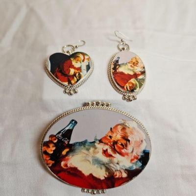 https://www.auctionninja.com/stress-free-estate-services-llc/sales/details/giant-nh-coast-estate-gold-silver-and-costume-jewelry-auction-...