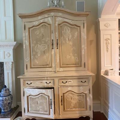 EstateSalesByOlga in Franklin Lakes Estate Sale