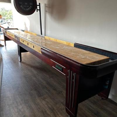 Shuffleboard table