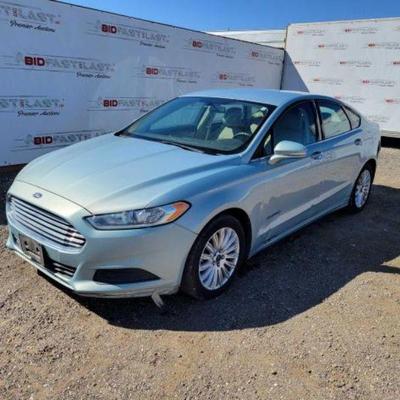 #558 â€¢ 2014 Ford Fusion Hybrid
