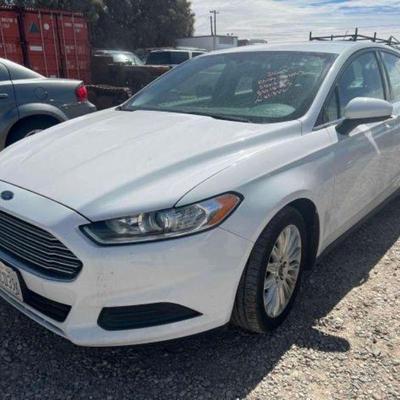 #532 â€¢ 2016 Ford Fusion Hybrid
