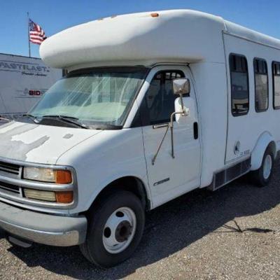 #100 â€¢ 1998 Chevrolet G3500
