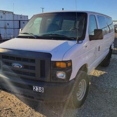 #325 â€¢ 2008 Ford Econoline Van
