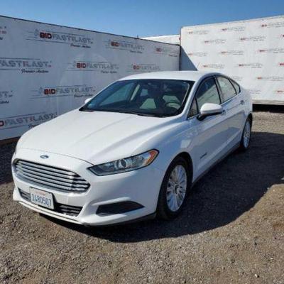 #540 â€¢ 2016 Ford Fusion Hybrid
