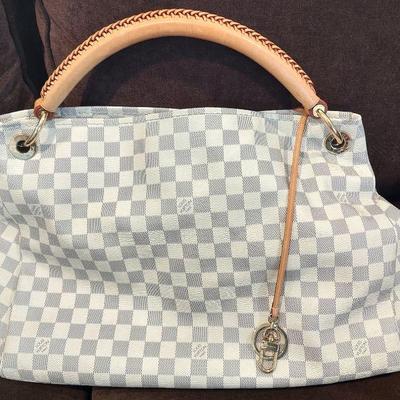 Louis Vuitton handbag 