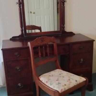 Vintage mahogany dressing table