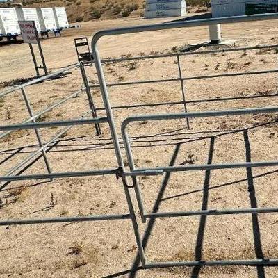 #21 â€¢ 14'x14' Livestock 3-rail Pipe Corral
