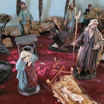 Huge vintage Nativity scene...probably 50 + pieces