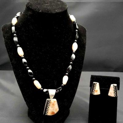 "Holly Jolly Jewels" in Evans, GA. Starts Closing on Sat 12/9 at 8p. Pickup on Mon 12/11 from 11-6p. Please click here to view...