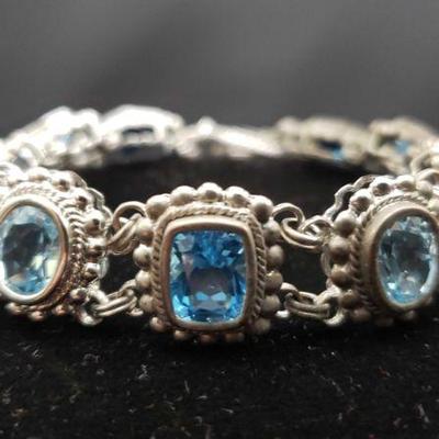 "Holly Jolly Jewels" in Evans, GA. Starts Closing on Sat 12/9 at 8p. Pickup on Mon 12/11 from 11-6p. Please click here to view...