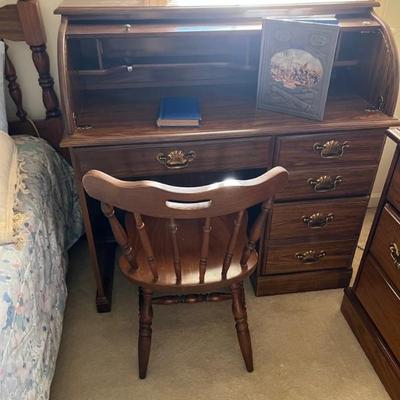 Knotty pine roll top desk