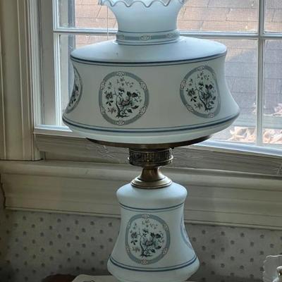 Nice â€œEarly Americanâ€ style lamp