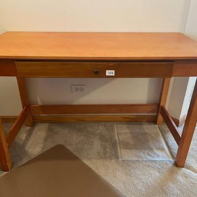 104:Solid Wood Table w/ Pull Out Drawer
