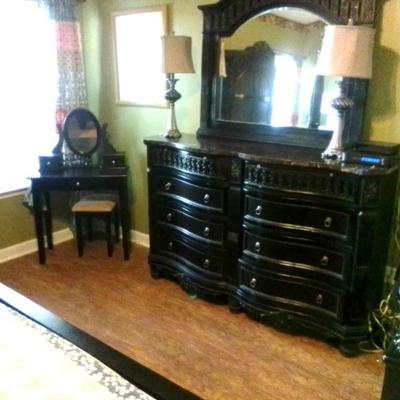 Dresser $400