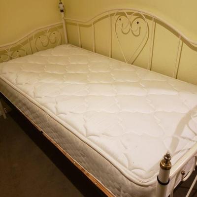 Girls white daybed